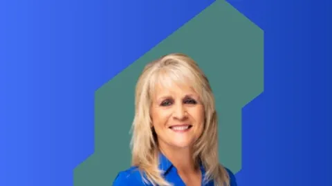 Shannon Walker - thumbnail